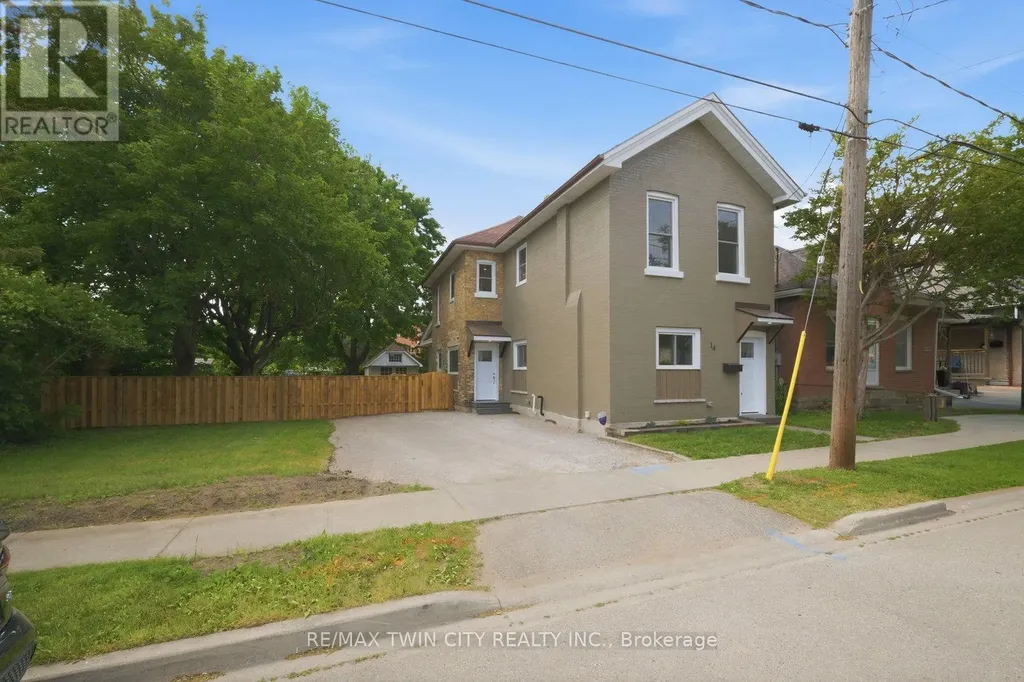 14 Bond Street West Brantford ON N3R 4G5