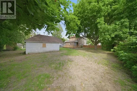 14 Bond Street West Brantford ON N3R 4G5