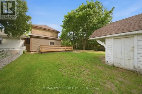 14 Bond Street West Brantford ON N3R 4G5