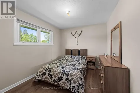 49 Higwood Drive Ottawa ON K2E 5K9