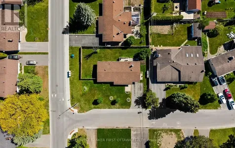49 Higwood Drive Ottawa ON K2E 5K9