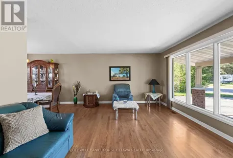 49 Higwood Drive Ottawa ON K2E 5K9