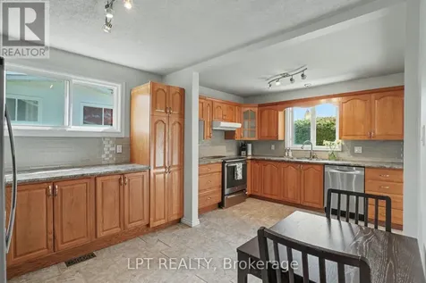 39 Hadley Circle Ottawa ON K2H 6P1