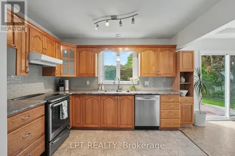 39 Hadley Circle Ottawa ON K2H 6P1