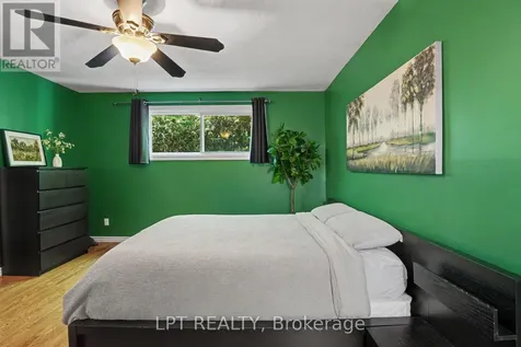 39 Hadley Circle Ottawa ON K2H 6P1