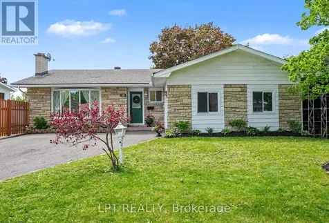 39 Hadley Circle Ottawa ON K2H 6P1