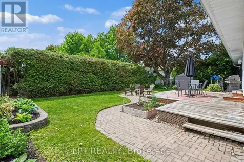 39 Hadley Circle Ottawa ON K2H 6P1