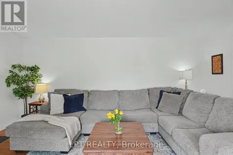 39 Hadley Circle Ottawa ON K2H 6P1
