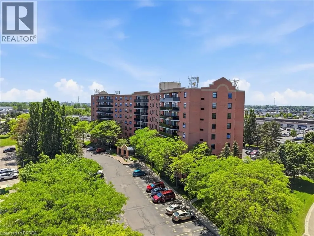 9 Bonheur Court Brantford ON N3P 1Z5