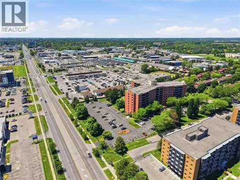 9 Bonheur Court Brantford ON N3P 1Z5