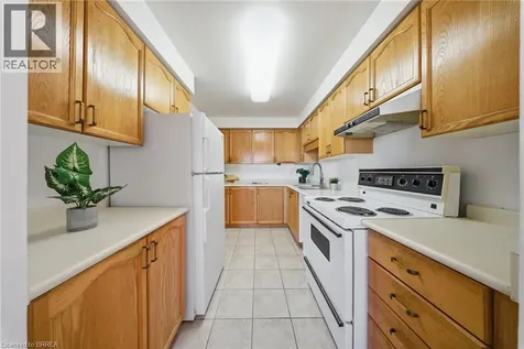 9 Bonheur Court Brantford ON N3P 1Z5