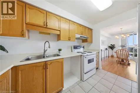 9 Bonheur Court Brantford ON N3P 1Z5