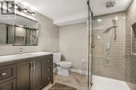 68 Goldpark Road Chatham ON N7L 4Y1