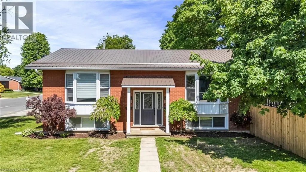 561 17th Avenue Hanover ON N4N 3S3