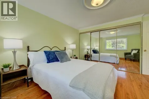 16 Sugar Maple Place Kitchener ON N2N 1Y3