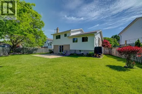 16 Sugar Maple Place Kitchener ON N2N 1Y3