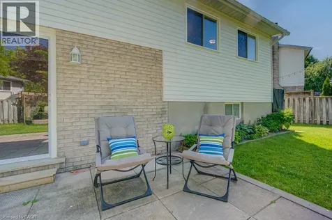 16 Sugar Maple Place Kitchener ON N2N 1Y3