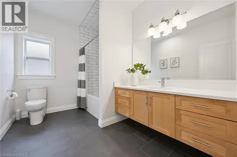 118 Eaglecrest Street Kitchener ON N2K 0C4