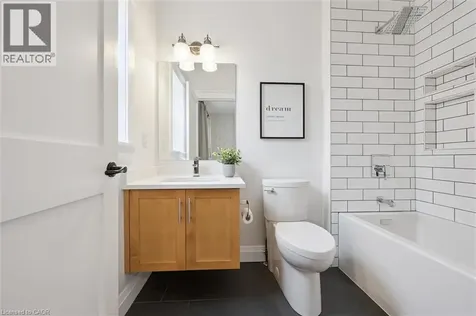 118 Eaglecrest Street Kitchener ON N2K 0C4