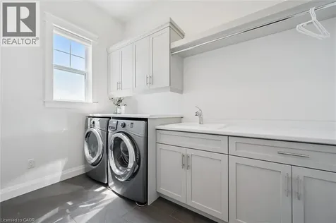 118 Eaglecrest Street Kitchener ON N2K 0C4