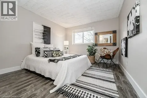 75 Hazelglen Drive Kitchener ON N2M 2E2