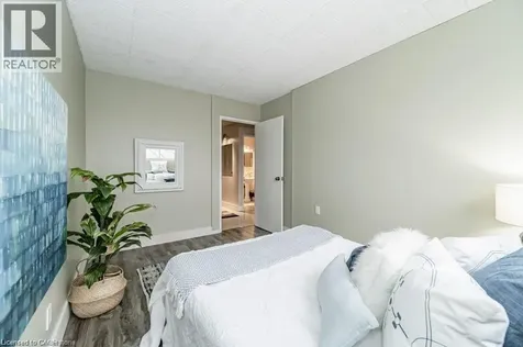 75 Hazelglen Drive Kitchener ON N2M 2E2