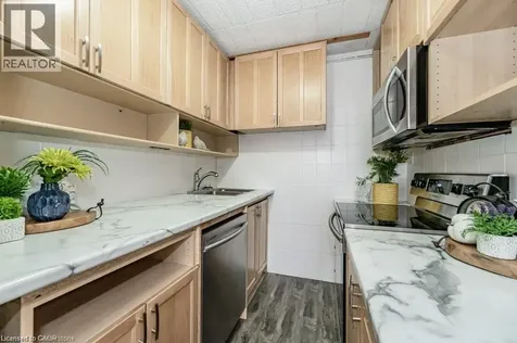 75 Hazelglen Drive Kitchener ON N2M 2E2
