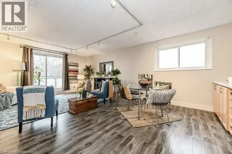 75 Hazelglen Drive Kitchener ON N2M 2E2