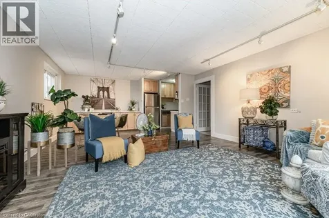 75 Hazelglen Drive Kitchener ON N2M 2E2