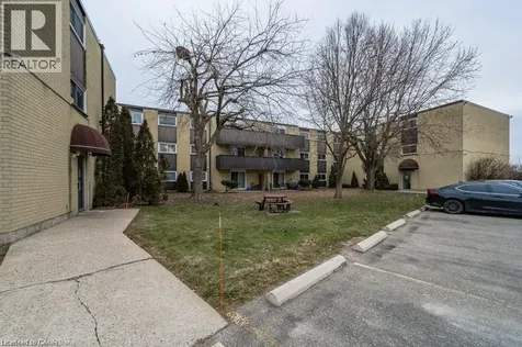75 Hazelglen Drive Kitchener ON N2M 2E2