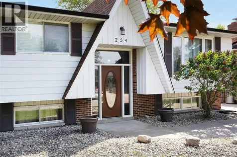254 Terra Lou Drive Belle River ON N8L 0L7