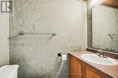 1102 Blasdell Avenue Ottawa ON K1K 0C3