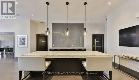 65 Speers Road Oakville (co Central) ON L6K 0J1