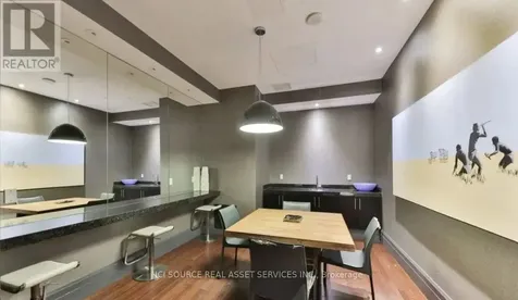 65 Speers Road Oakville (co Central) ON L6K 0J1