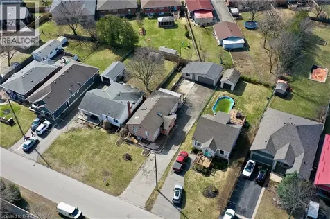 71 Barnes Avenue Brantford ON N3R 4Y9