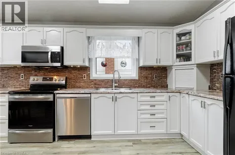 71 Barnes Avenue Brantford ON N3R 4Y9