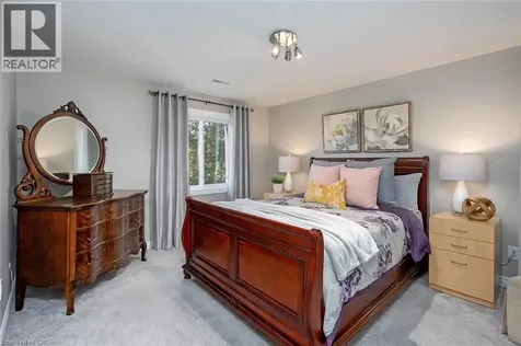 2100 Worthington Drive Oakville ON L6L 1E3