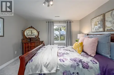 2100 Worthington Drive Oakville ON L6L 1E3