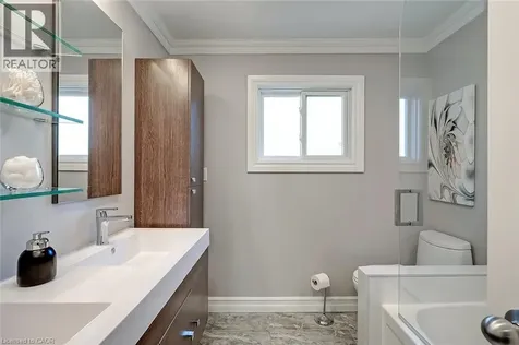2100 Worthington Drive Oakville ON L6L 1E3