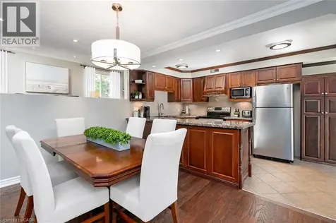 2100 Worthington Drive Oakville ON L6L 1E3