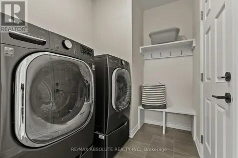 231 Shinny Avenue Ottawa ON K2B 0V9