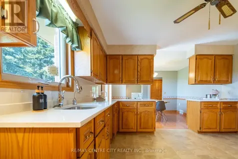 2200 Katesville Drive Adelaide Metcalfe ON N0M 2B0