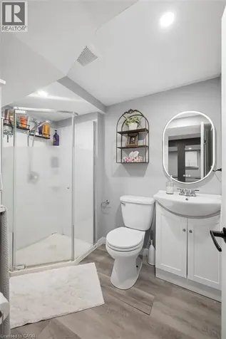 22 Brookside Crescent Kitchener ON N2N 1H1