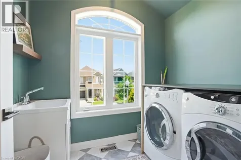 111 Greenstem Crescent Stoney Creek ON L8E 0A8