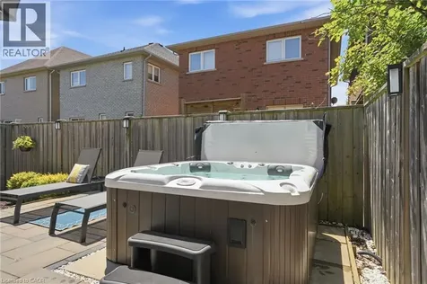 111 Greenstem Crescent Stoney Creek ON L8E 0A8