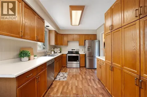 906 Bayview Avenue Kingsville ON N9Y 3M2