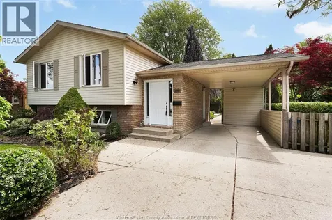 906 Bayview Avenue Kingsville ON N9Y 3M2