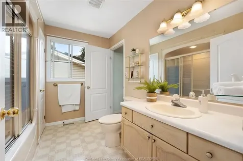906 Bayview Avenue Kingsville ON N9Y 3M2