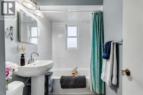 2840 Randolph Avenue Windsor ON N9E 3E2