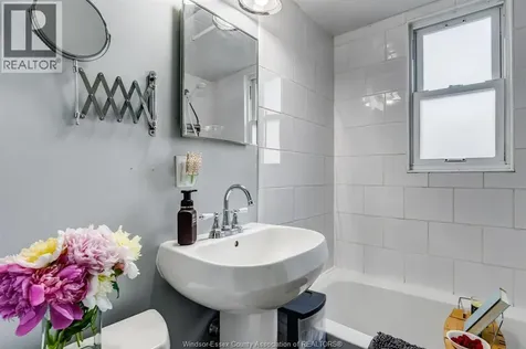 2840 Randolph Avenue Windsor ON N9E 3E2
